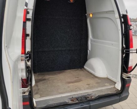Білий Мерседес Віто, об'ємом двигуна 2.1 л та пробігом 205 тис. км за 7800 $, фото 16 на Automoto.ua