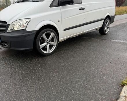 Белый Мерседес Вито, объемом двигателя 2.2 л и пробегом 240 тыс. км за 2450 $, фото 1 на Automoto.ua