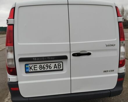 Белый Мерседес Вито, объемом двигателя 2.1 л и пробегом 300 тыс. км за 9800 $, фото 2 на Automoto.ua