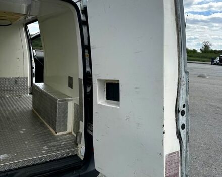 Белый Мерседес Вито, объемом двигателя 2.1 л и пробегом 320 тыс. км за 10470 $, фото 1 на Automoto.ua