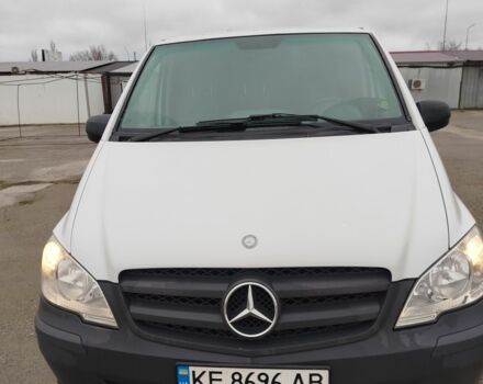 Белый Мерседес Вито, объемом двигателя 2.1 л и пробегом 300 тыс. км за 9800 $, фото 1 на Automoto.ua
