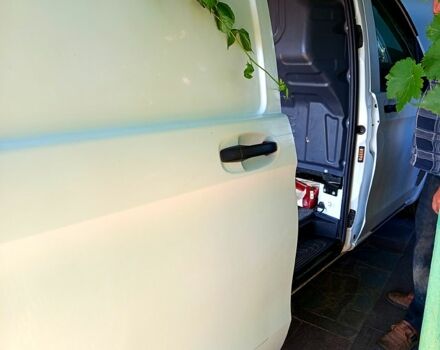 Мерседес Вито 2014 в Никополе на Automoto.ua Белый Мерседес Вито, объемом двигателя 1.6 л и пробегом 150 тыс. км за 15000 $, фото 5 на Automoto.ua