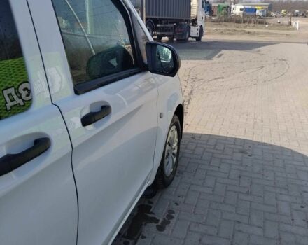 Білий Мерседес Віто, об'ємом двигуна 2.1 л та пробігом 320 тис. км за 14500 $, фото 6 на Automoto.ua