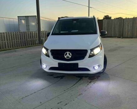 Белый Мерседес Вито, объемом двигателя 2 л и пробегом 500 тыс. км за 22500 $, фото 2 на Automoto.ua