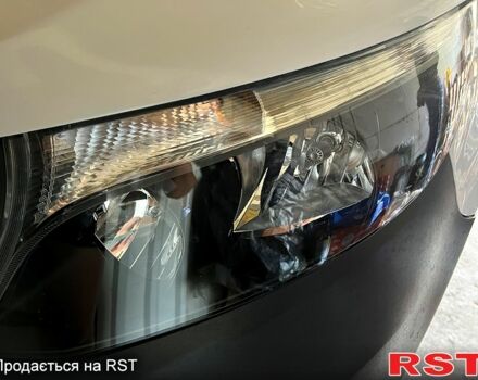 Белый Мерседес Вито, объемом двигателя 0 л и пробегом 55 тыс. км за 18000 $, фото 2 на Automoto.ua