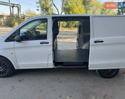 Мерседес Вито 2021 в Запорожье на Automoto.ua Белый Мерседес Вито, объемом двигателя 0 л и пробегом 93 тыс. км за 20900 $, фото 40 на Automoto.ua