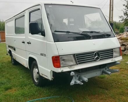 Белый Мерседес Вито, объемом двигателя 0 л и пробегом 500 тыс. км за 1500 $, фото 2 на Automoto.ua