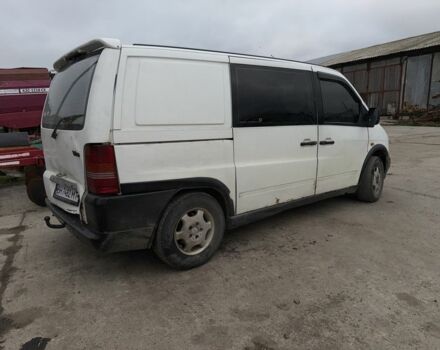 Белый Мерседес Вито, объемом двигателя 0 л и пробегом 333 тыс. км за 2200 $, фото 2 на Automoto.ua