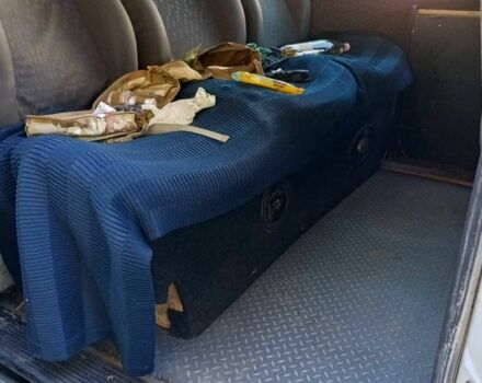 Білий Мерседес Віто, об'ємом двигуна 2.3 л та пробігом 540 тис. км за 3250 $, фото 7 на Automoto.ua