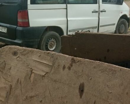 Белый Мерседес Вито, объемом двигателя 2.3 л и пробегом 500 тыс. км за 1000 $, фото 17 на Automoto.ua