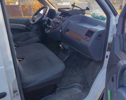 Белый Мерседес Вито, объемом двигателя 2.3 л и пробегом 382 тыс. км за 3568 $, фото 3 на Automoto.ua