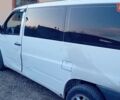 Белый Мерседес Вито, объемом двигателя 2.3 л и пробегом 750 тыс. км за 3300 $, фото 2 на Automoto.ua