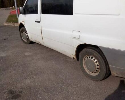 Білий Мерседес Віто, об'ємом двигуна 2.3 л та пробігом 392 тис. км за 3200 $, фото 2 на Automoto.ua