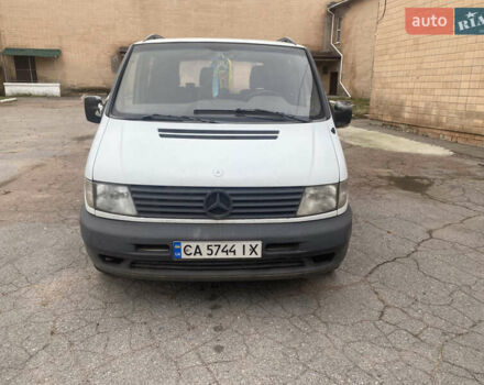 Белый Мерседес Вито, объемом двигателя 2.3 л и пробегом 497 тыс. км за 3500 $, фото 1 на Automoto.ua