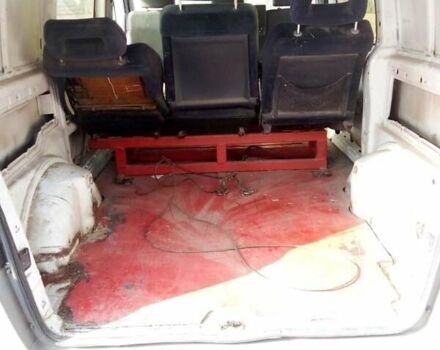 Білий Мерседес Віто, об'ємом двигуна 2.3 л та пробігом 392 тис. км за 3200 $, фото 13 на Automoto.ua
