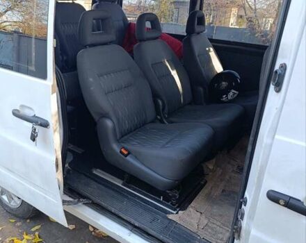 Белый Мерседес Вито, объемом двигателя 2.3 л и пробегом 382 тыс. км за 3568 $, фото 4 на Automoto.ua