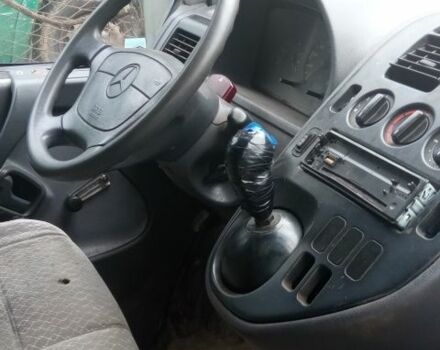 Белый Мерседес Вито, объемом двигателя 2.3 л и пробегом 500 тыс. км за 1000 $, фото 9 на Automoto.ua