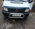Белый Мерседес Вито, объемом двигателя 2.3 л и пробегом 382 тыс. км за 3568 $, фото 1 на Automoto.ua