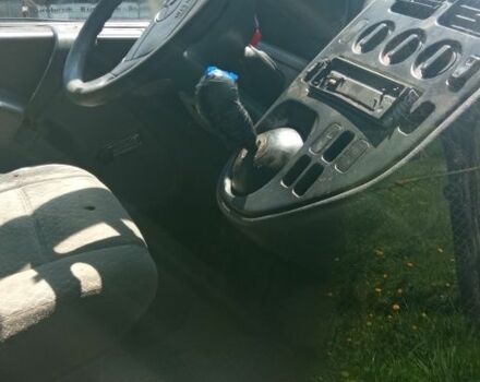 Белый Мерседес Вито, объемом двигателя 2.3 л и пробегом 500 тыс. км за 1000 $, фото 5 на Automoto.ua