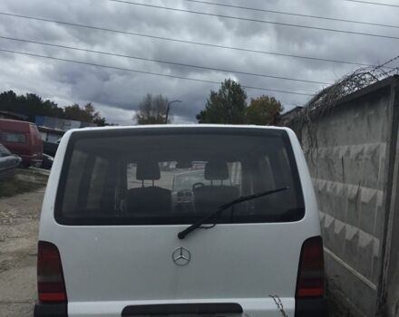 Белый Мерседес Вито, объемом двигателя 2.3 л и пробегом 380 тыс. км за 2700 $, фото 2 на Automoto.ua