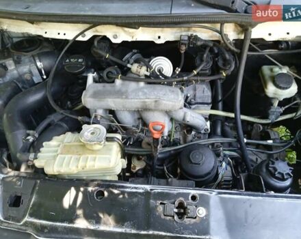 Белый Мерседес Вито, объемом двигателя 2.3 л и пробегом 440 тыс. км за 3000 $, фото 10 на Automoto.ua