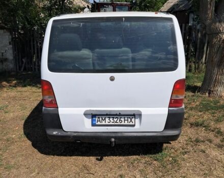 Белый Мерседес Вито, объемом двигателя 2.2 л и пробегом 400 тыс. км за 1700 $, фото 2 на Automoto.ua