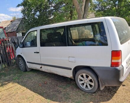 Белый Мерседес Вито, объемом двигателя 2.2 л и пробегом 400 тыс. км за 1700 $, фото 1 на Automoto.ua