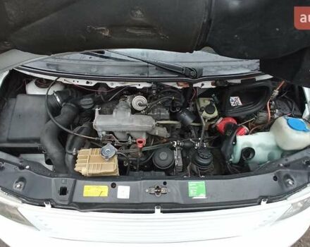 Білий Мерседес Віто, об'ємом двигуна 2.3 л та пробігом 355 тис. км за 6800 $, фото 17 на Automoto.ua