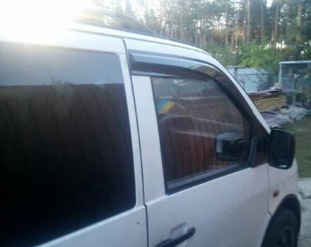 Белый Мерседес Вито, объемом двигателя 2.2 л и пробегом 367 тыс. км за 3750 $, фото 1 на Automoto.ua