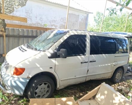 Белый Мерседес Вито, объемом двигателя 0 л и пробегом 300 тыс. км за 2000 $, фото 3 на Automoto.ua