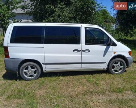 Белый Мерседес Вито, объемом двигателя 2.3 л и пробегом 440 тыс. км за 3000 $, фото 2 на Automoto.ua