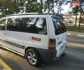 Белый Мерседес Вито, объемом двигателя 2.3 л и пробегом 350 тыс. км за 10000 $, фото 3 на Automoto.ua