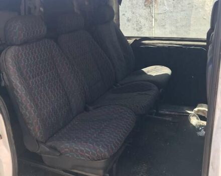 Белый Мерседес Вито, объемом двигателя 2.3 л и пробегом 283 тыс. км за 2732 $, фото 4 на Automoto.ua