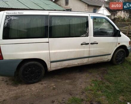 Белый Мерседес Вито, объемом двигателя 2.3 л и пробегом 300 тыс. км за 2500 $, фото 2 на Automoto.ua