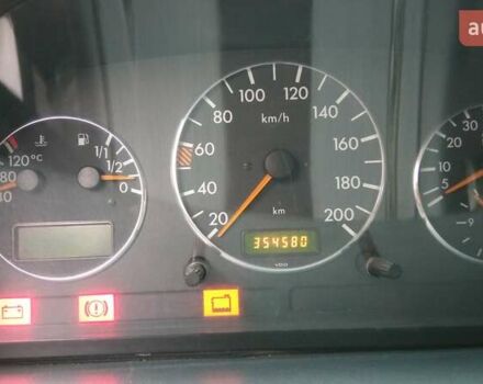 Білий Мерседес Віто, об'ємом двигуна 2.3 л та пробігом 355 тис. км за 6800 $, фото 6 на Automoto.ua