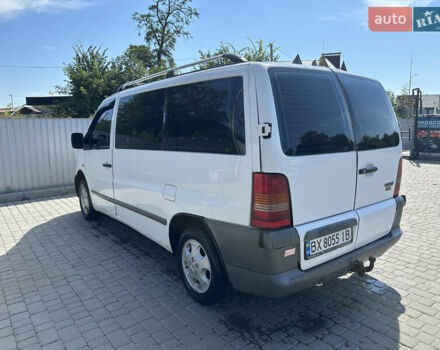 Белый Мерседес Вито, объемом двигателя 2.3 л и пробегом 455 тыс. км за 3850 $, фото 4 на Automoto.ua