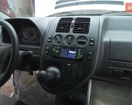 Білий Мерседес Віто, об'ємом двигуна 2.3 л та пробігом 355 тис. км за 6800 $, фото 18 на Automoto.ua