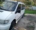 Белый Мерседес Вито, объемом двигателя 2.2 л и пробегом 367 тыс. км за 3750 $, фото 4 на Automoto.ua
