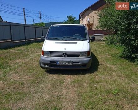 Белый Мерседес Вито, объемом двигателя 2.3 л и пробегом 440 тыс. км за 3000 $, фото 1 на Automoto.ua