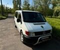 Белый Мерседес Вито, объемом двигателя 2.3 л и пробегом 300 тыс. км за 3300 $, фото 1 на Automoto.ua