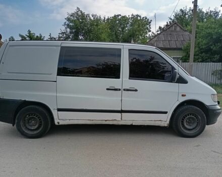 Белый Мерседес Вито, объемом двигателя 2.2 л и пробегом 70 тыс. км за 3083 $, фото 1 на Automoto.ua