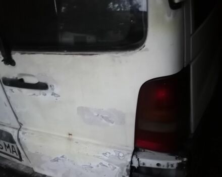 Білий Мерседес Віто, об'ємом двигуна 2.1 л та пробігом 3 тис. км за 2000 $, фото 3 на Automoto.ua