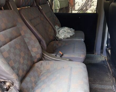 Белый Мерседес Вито, объемом двигателя 2.3 л и пробегом 2 тыс. км за 2700 $, фото 5 на Automoto.ua