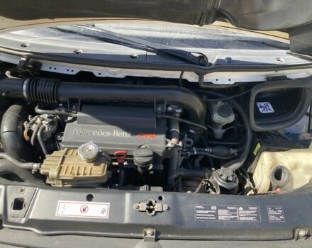 Белый Мерседес Вито, объемом двигателя 2.1 л и пробегом 380 тыс. км за 4300 $, фото 6 на Automoto.ua