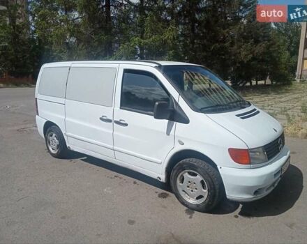 Белый Мерседес Вито, объемом двигателя 2.2 л и пробегом 475 тыс. км за 3800 $, фото 5 на Automoto.ua