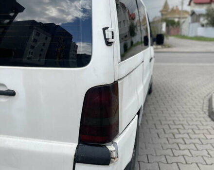 Білий Мерседес Віто, об'ємом двигуна 2.15 л та пробігом 300 тис. км за 2800 $, фото 11 на Automoto.ua