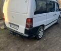Белый Мерседес Вито, объемом двигателя 2.2 л и пробегом 700 тыс. км за 3300 $, фото 2 на Automoto.ua