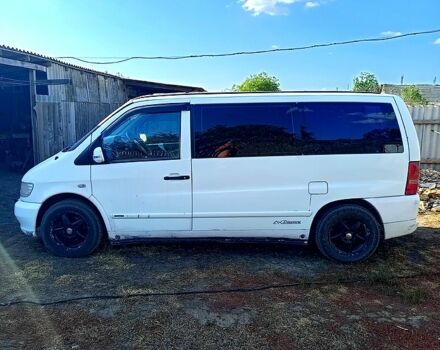 Белый Мерседес Вито, объемом двигателя 2.3 л и пробегом 300 тыс. км за 4270 $, фото 6 на Automoto.ua