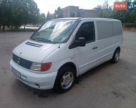 Белый Мерседес Вито, объемом двигателя 2.2 л и пробегом 475 тыс. км за 3800 $, фото 1 на Automoto.ua