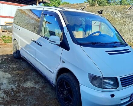 Белый Мерседес Вито, объемом двигателя 2.3 л и пробегом 300 тыс. км за 4270 $, фото 1 на Automoto.ua